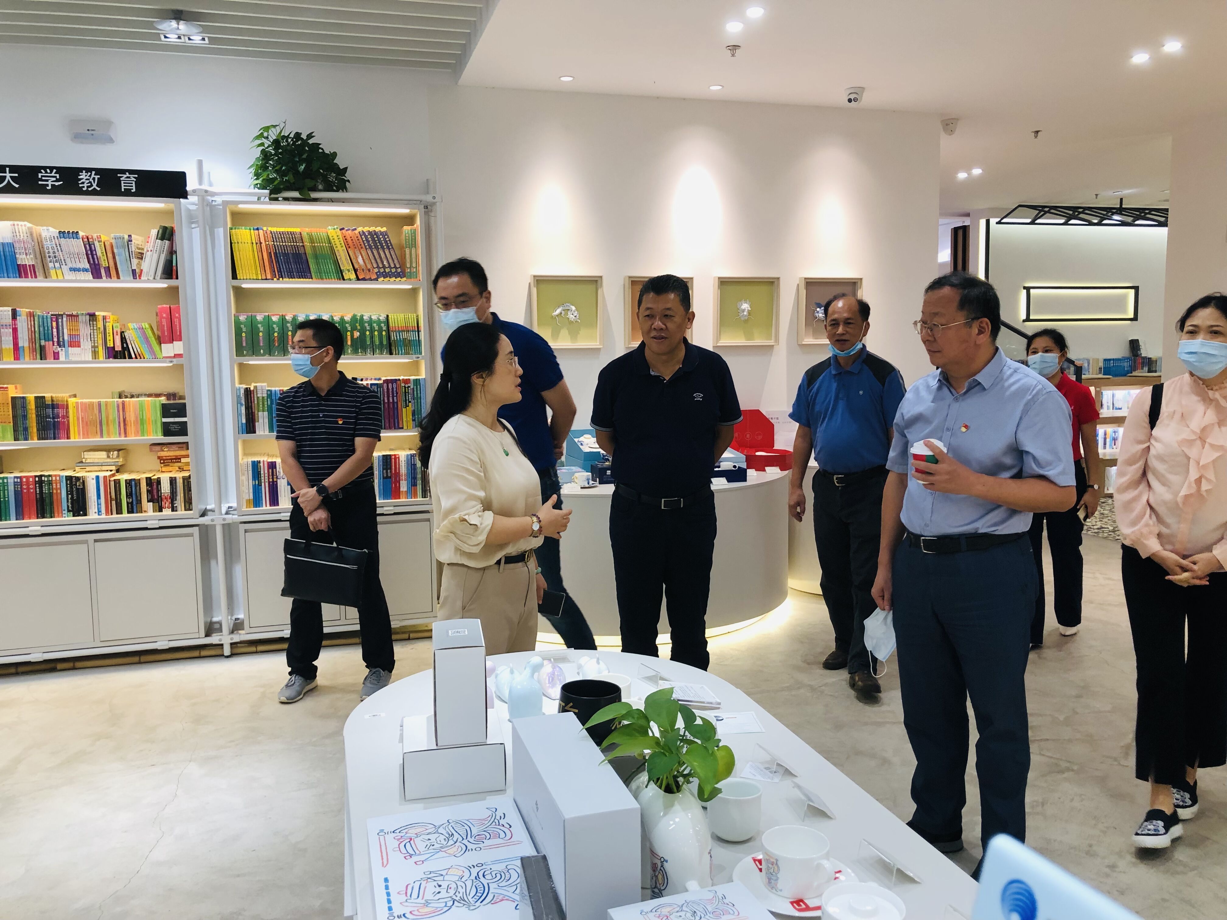 省委黨史學習教育第二十巡回指導組到珠海新華書店開展調研督導工作-1.jpg